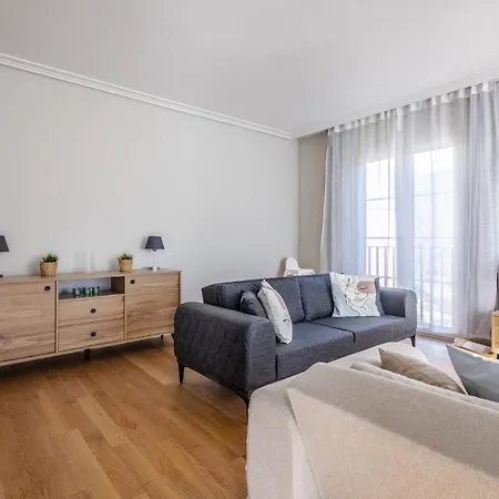 Flat With Balcony In Umraniye * Istanbul