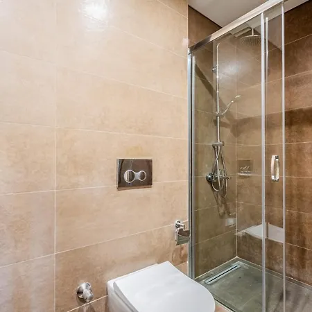 Flat With Balcony In Umraniye